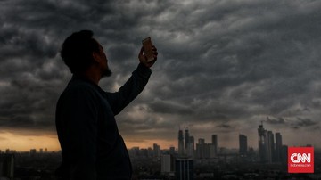 Fenomena Cuaca Tak Terduga: Memahami Prediksi BMKG dan Kesiapan Digital Anda Menghadapi Hujan di 13 Wilayah Indonesia Hari Ini