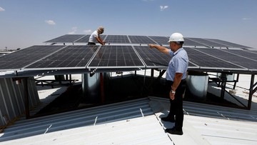 Revolusi Energi Bersih: Australia Beri Diskon 20% Panel Surya, Peluang Emas untuk Bisnis dan Pertanian?